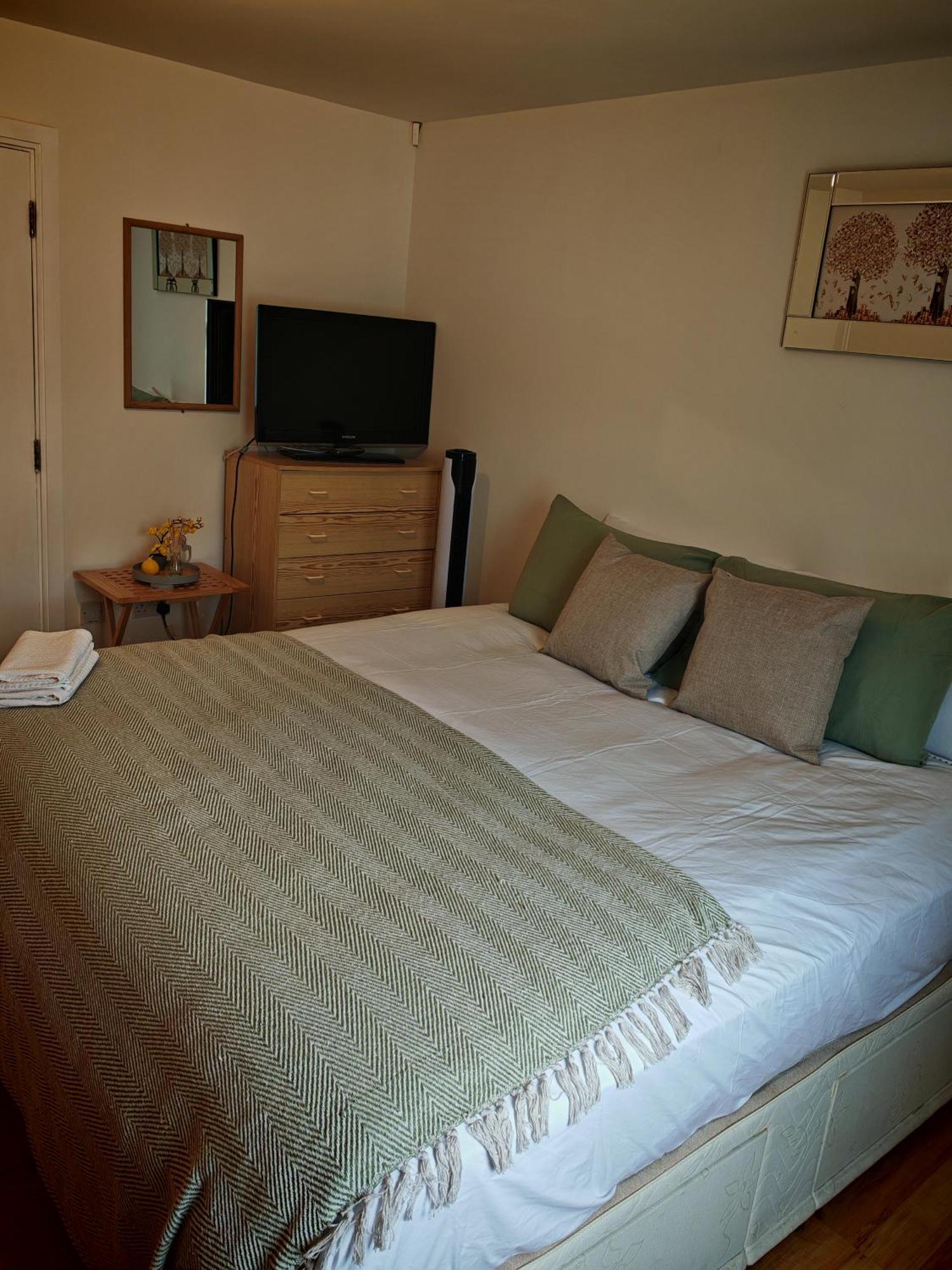 Spacious & Cosy Double And Single Bedrooms Close To Hendon & Colindale Tube Stations Ngoại thất bức ảnh
